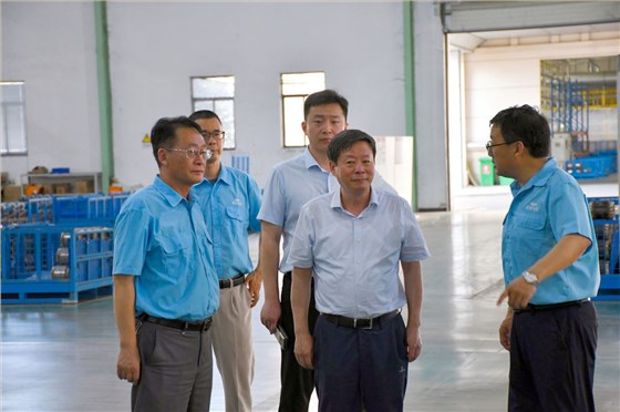 中機企協(xié)常務(wù)副會(huì )長(cháng)楊一平來(lái)皖南電機調研指導