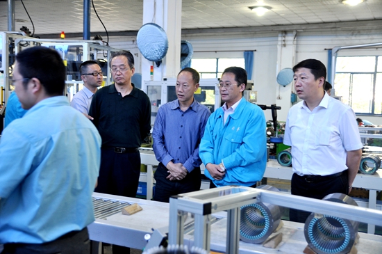 徽省出入境檢驗檢疫局副局長(cháng)程愈強一行來(lái)皖南電機調研指導工作