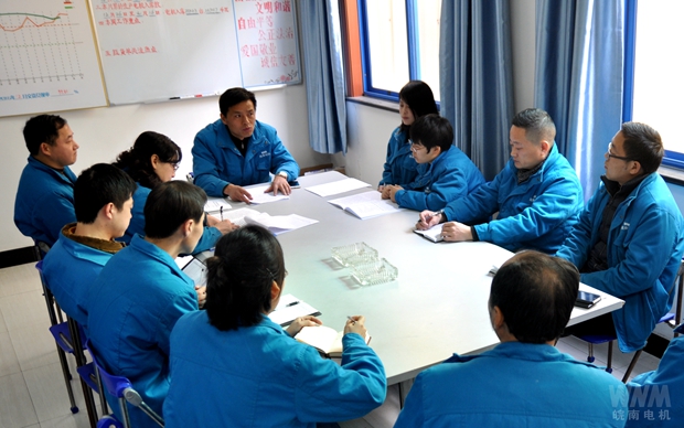 股東分部門(mén)審議董事會(huì )工作報告 